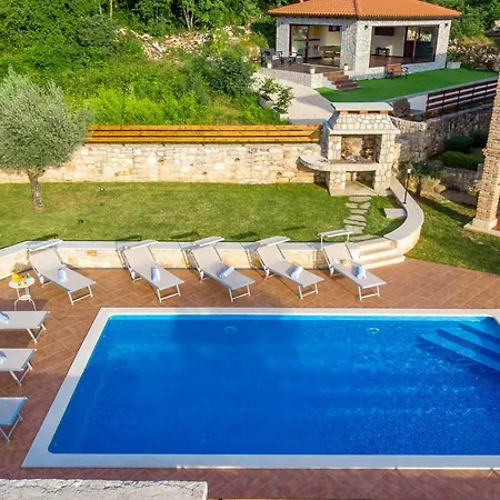 Lea & Tea Villa